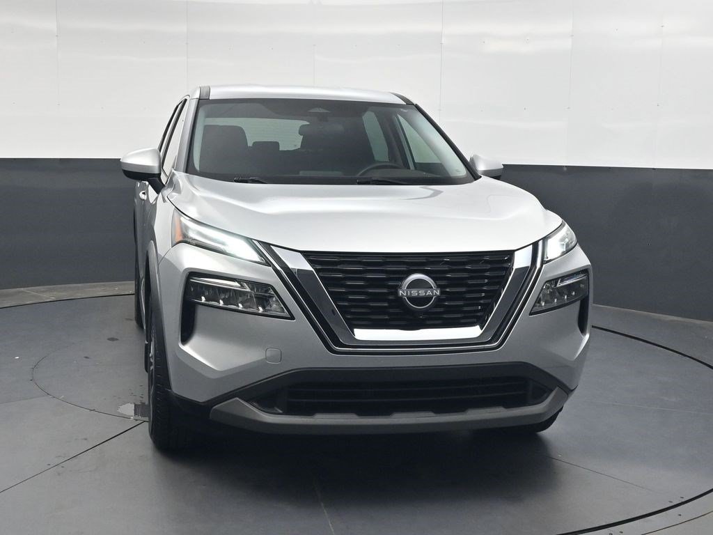 Used 2023 Brilliant Silver Metallic Nissan SV image 10