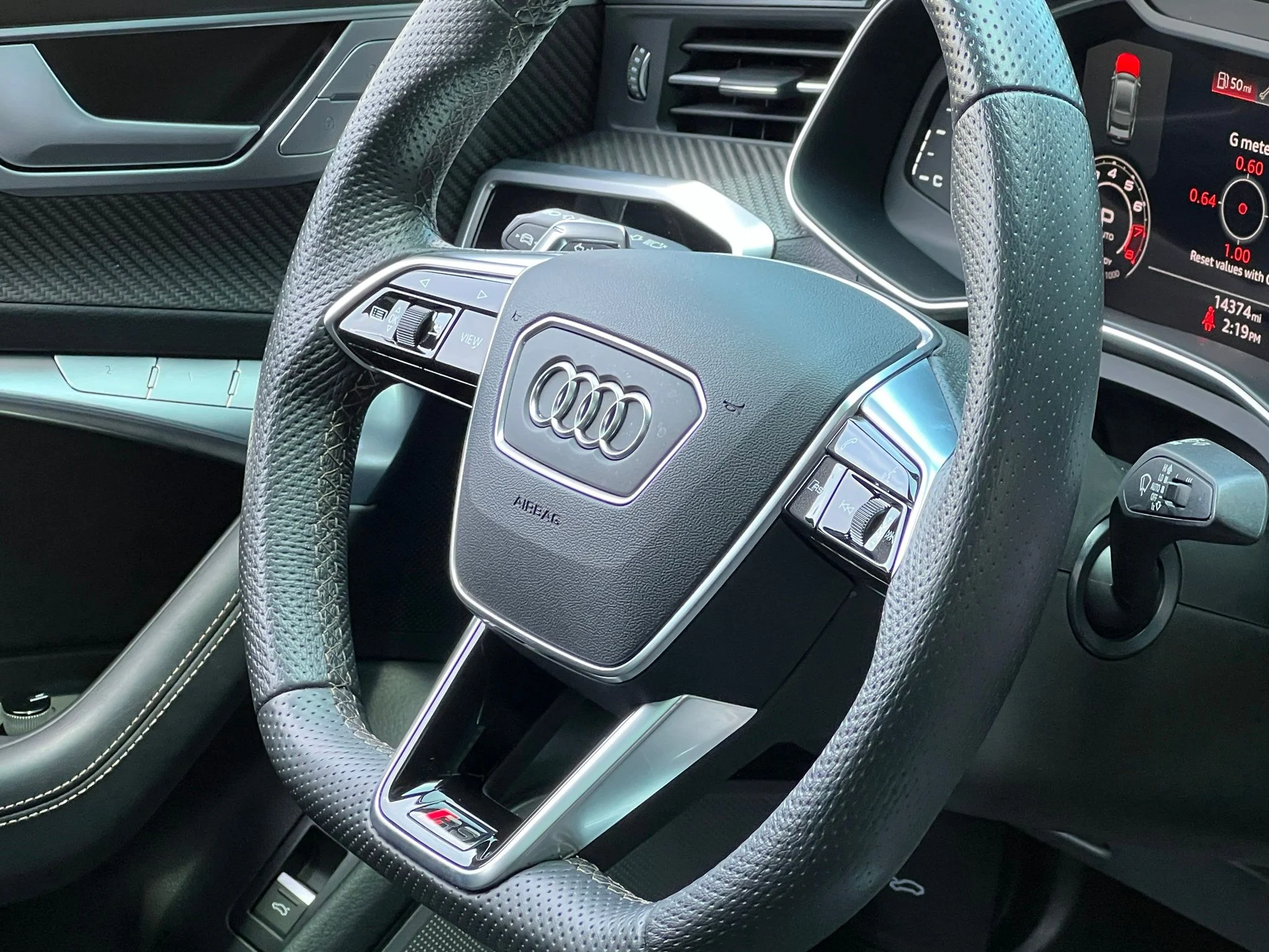 Used 2024 Black Audi 4.0T Performance image 25
