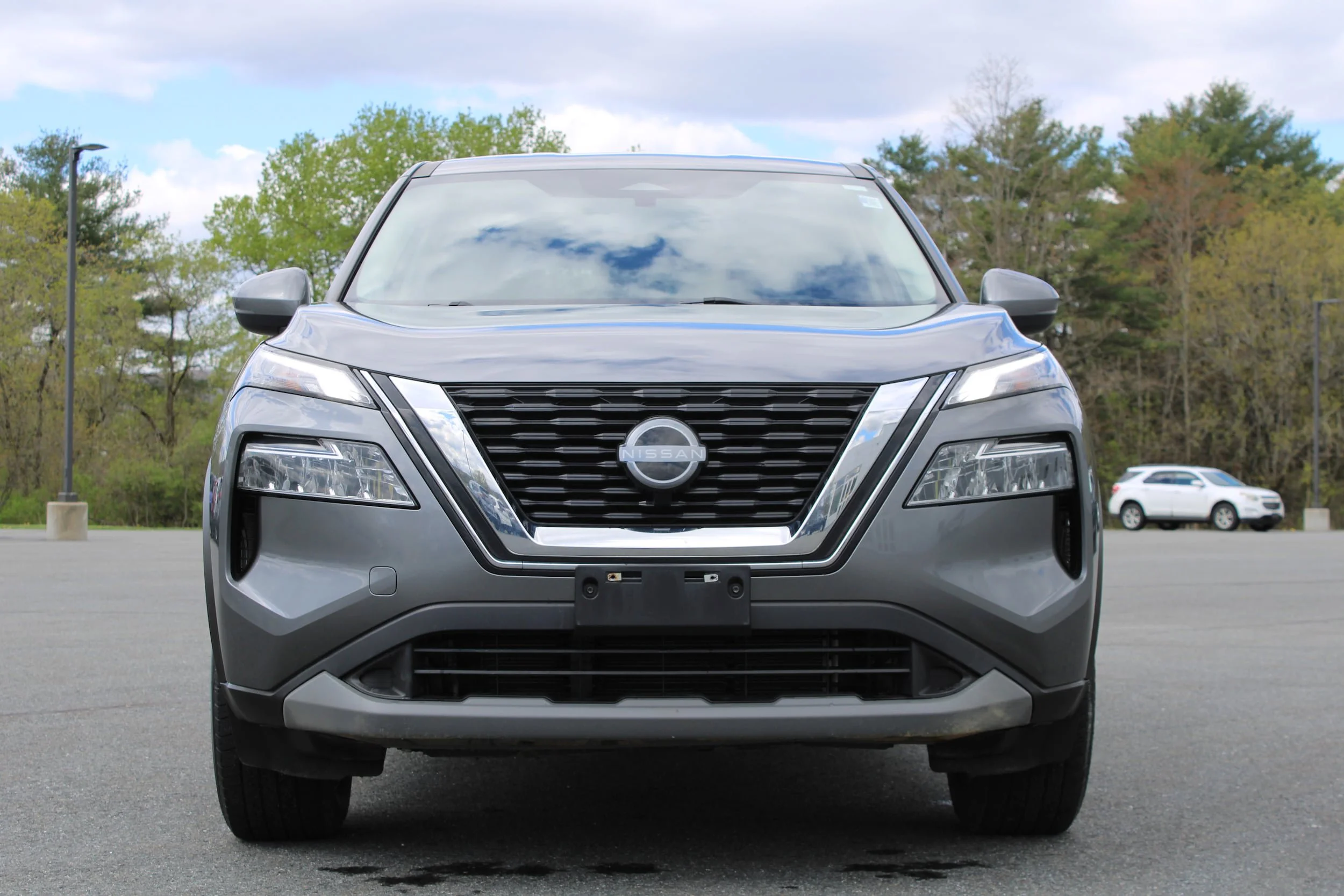 Used 2023 Gun Metallic Nissan SV image 2