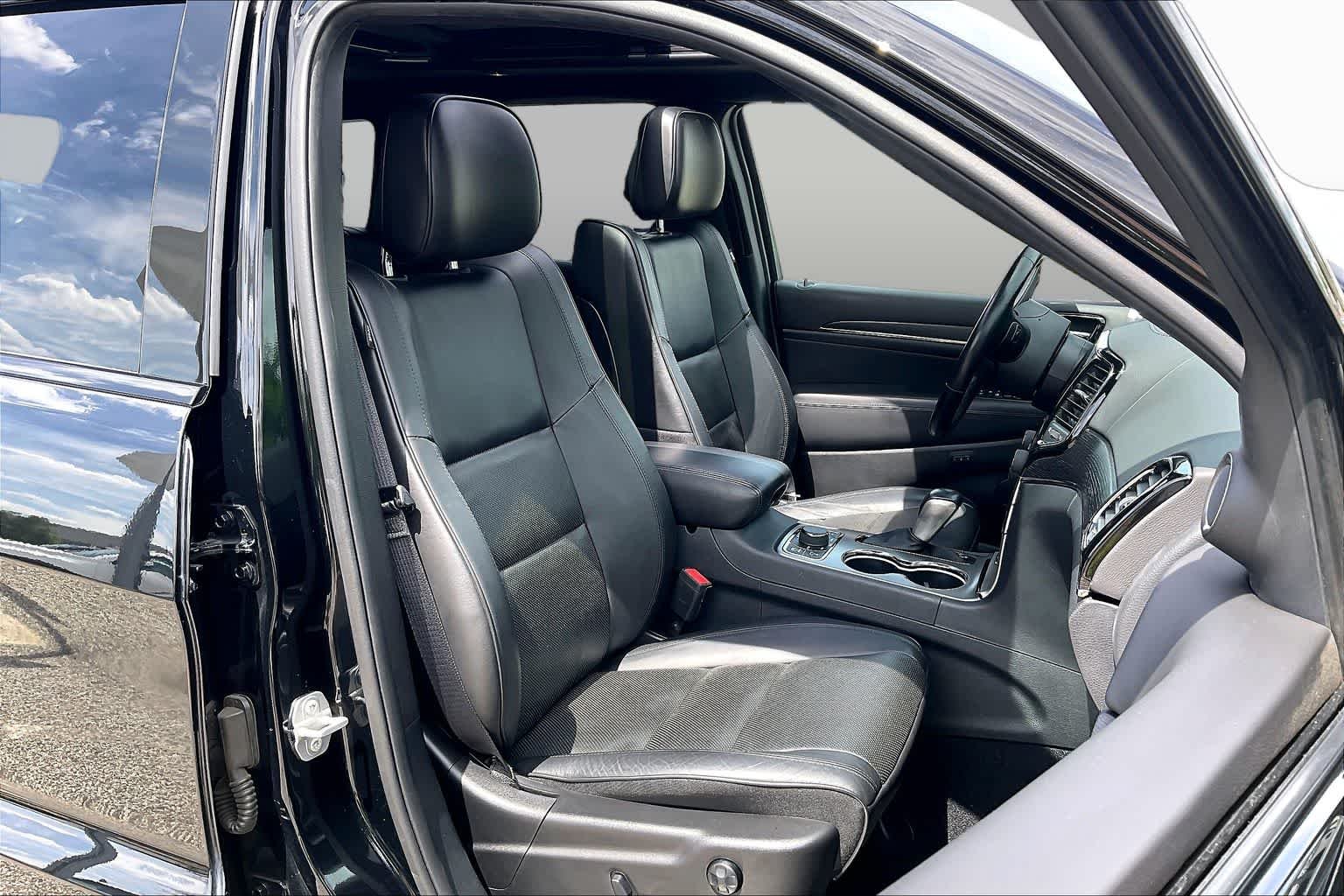 Used 2020 Diamond Black Crystal Pearlcoat Jeep High Altitude image 9