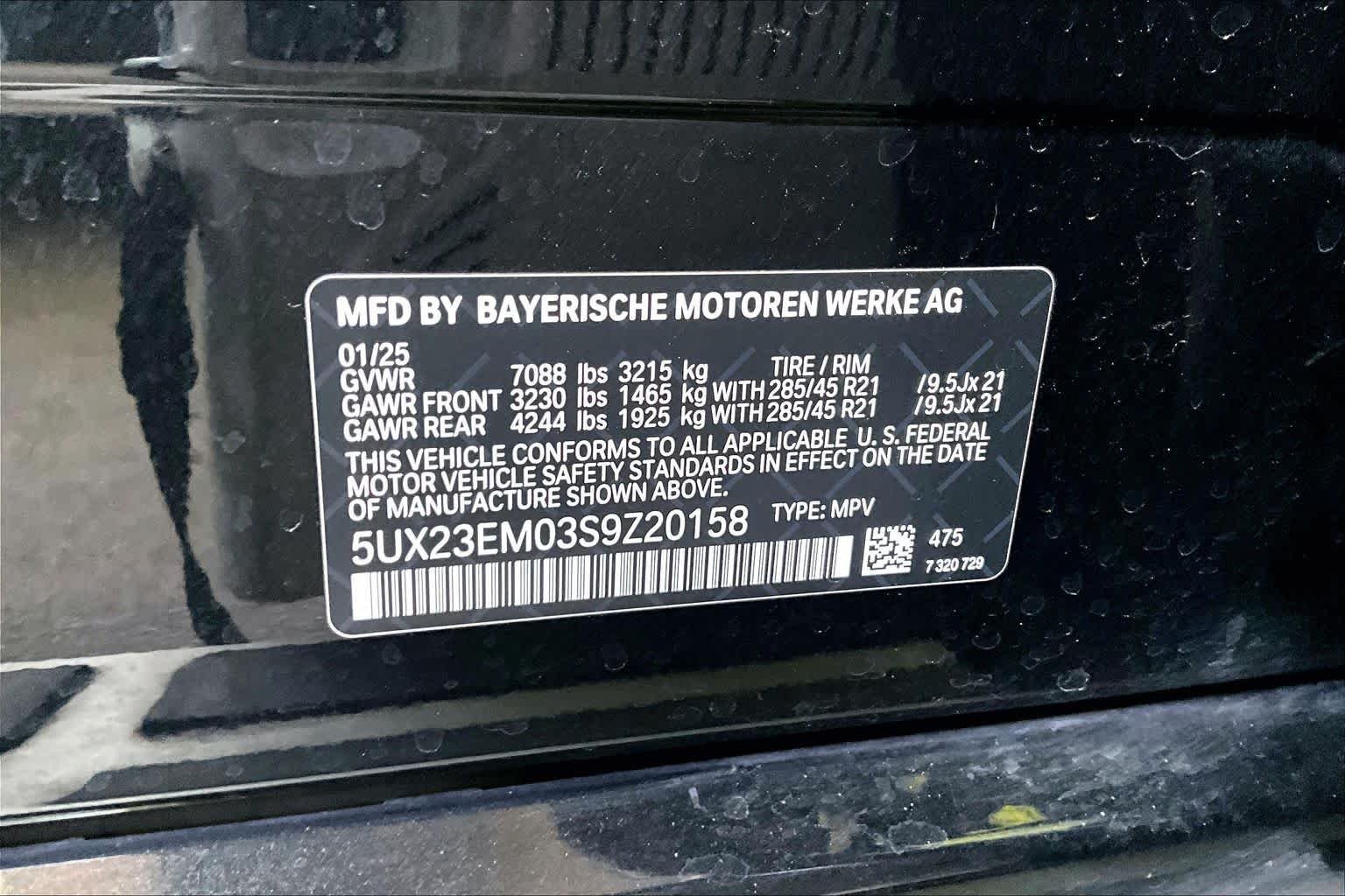 Used 2025 Black Sapphire Metallic BMW xDrive40i image 31