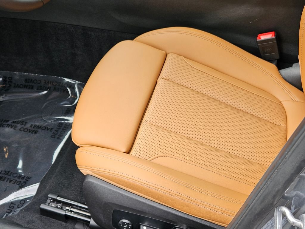 Used 2024 Skyscraper Grey Metallic BMW 330i xDrive image 31