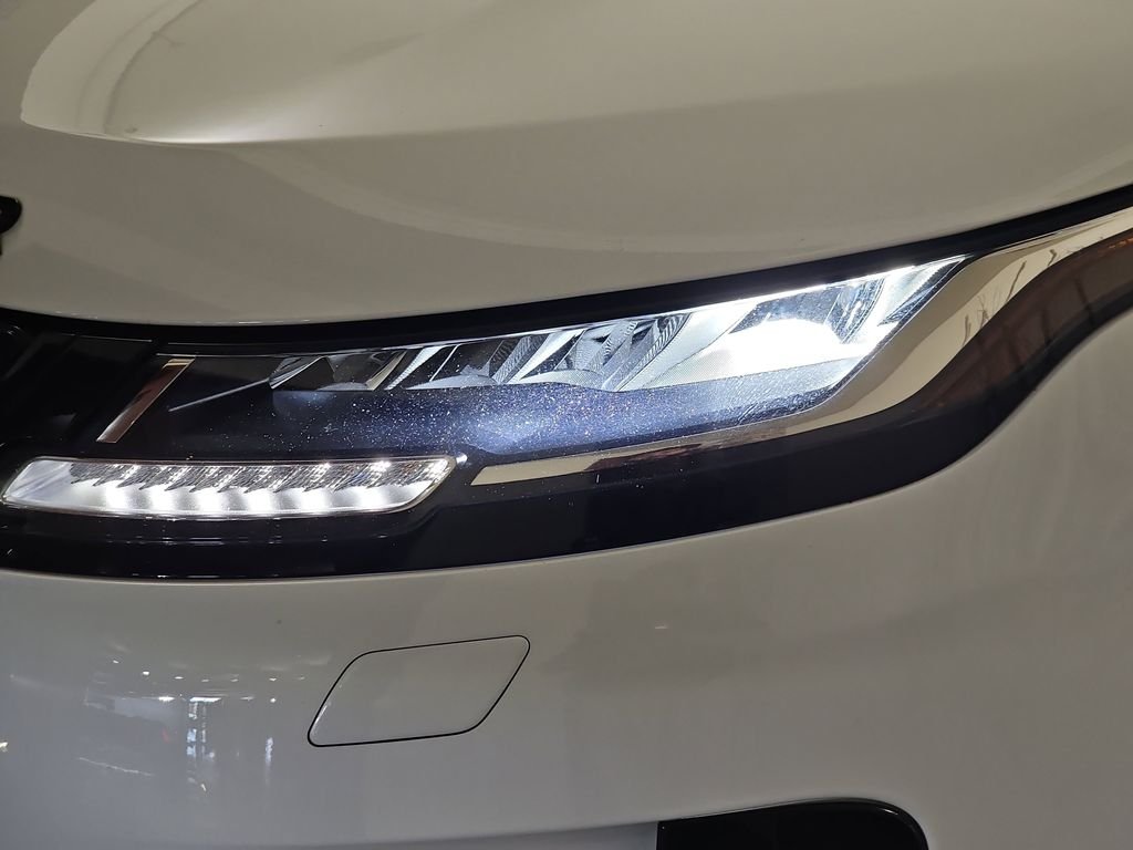 Used 2023 White Land Rover S image 35