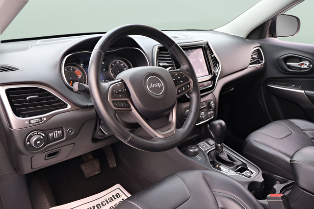 Used 2019 Gray Jeep Limited image 13