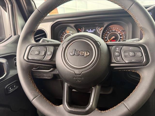 Used 2024 Silver Zynith Clearcoat Jeep Sport S image 14