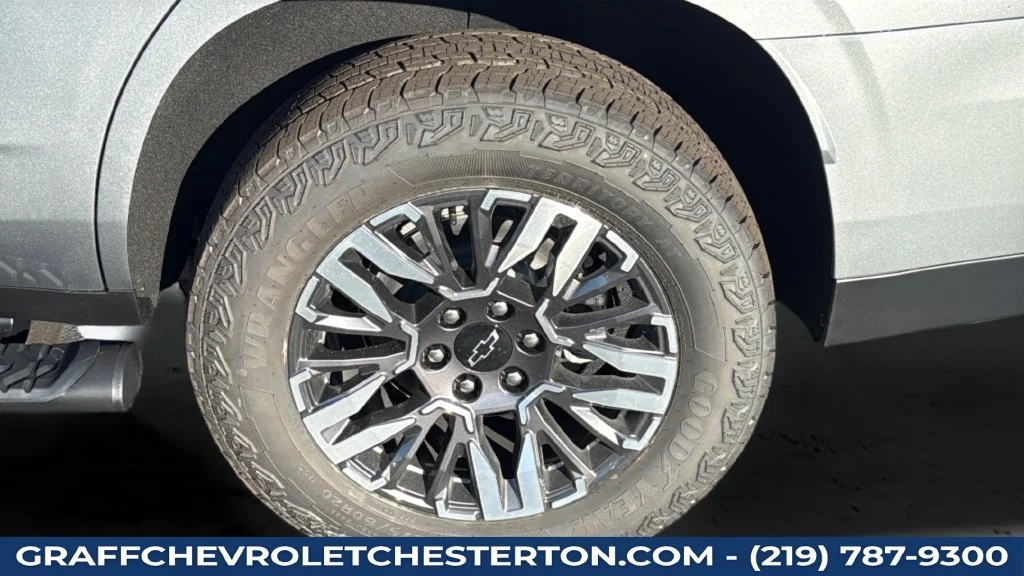 2027 Chevrolet Tahoe Z71 - Photo 32
