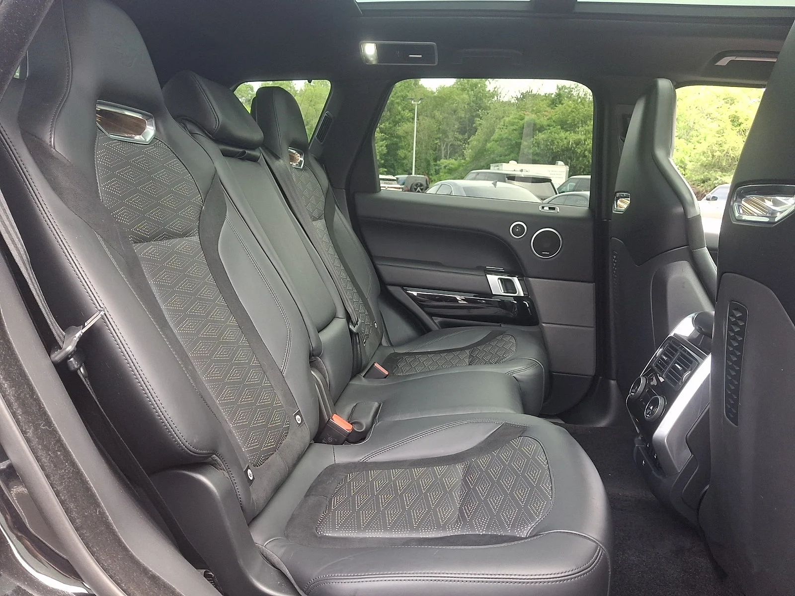 Used 2020 Black Land Rover SVR image 21