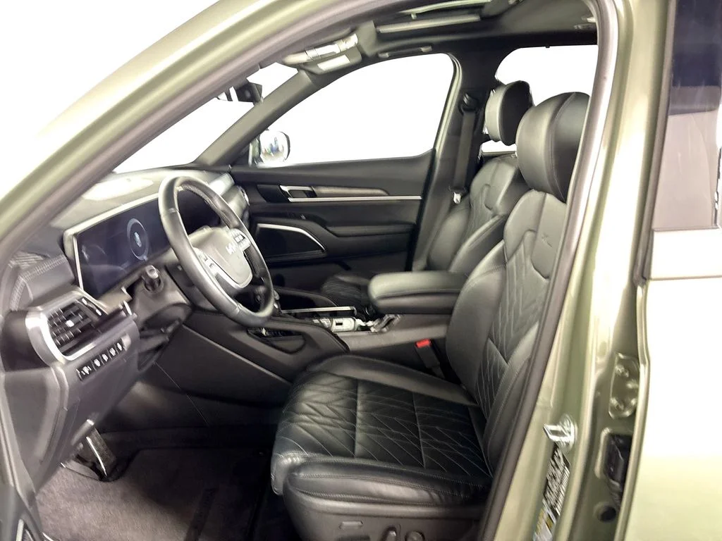 Used 2025 Green Kia SX X-Line image 11