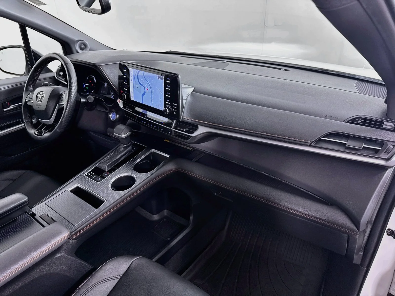 Used 2022 White Toyota XSE image 31