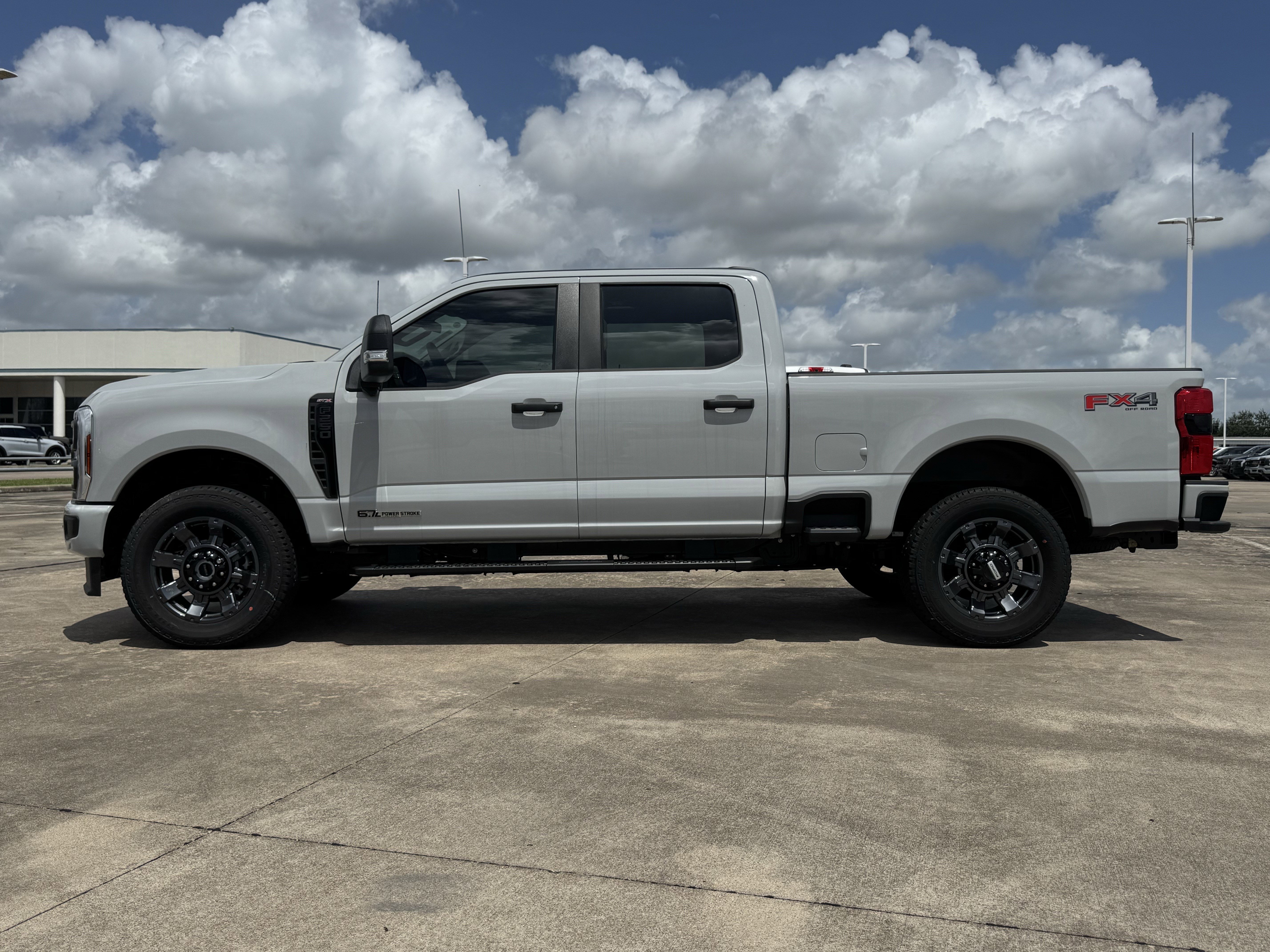 New 2026 Avalanche Ford XL image 6