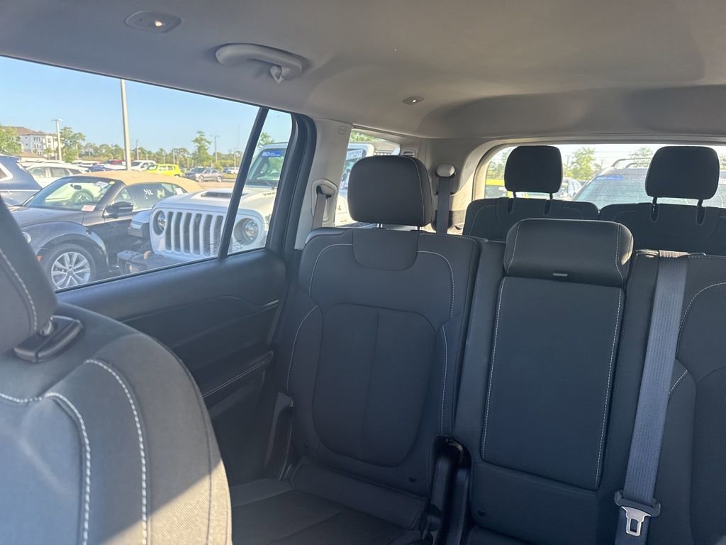 2023 Jeep Grand Cherokee L Laredo - Photo 9