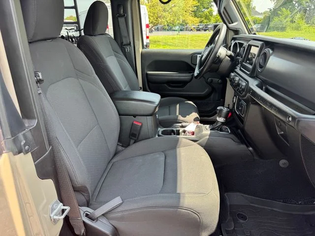 Certified Used 2022  Jeep Sport image 14