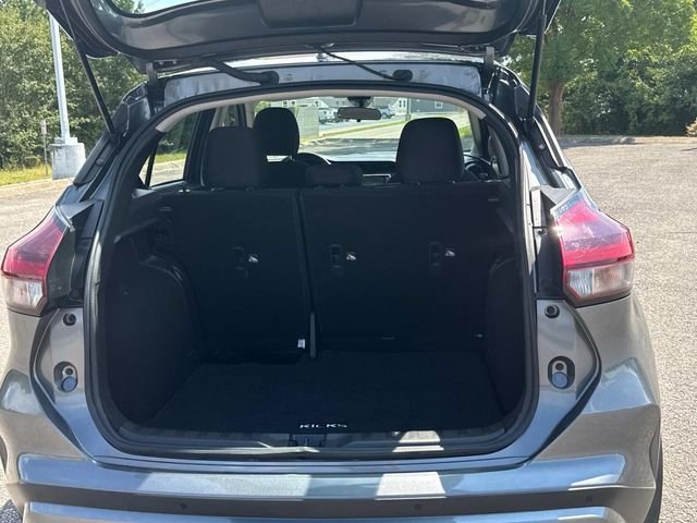 Used 2023 Gray Nissan S image 15