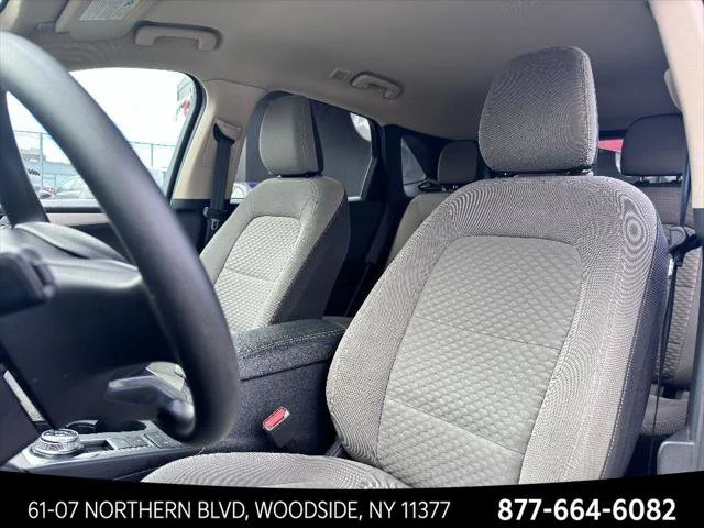 Used 2020 Green Ford SE image 21