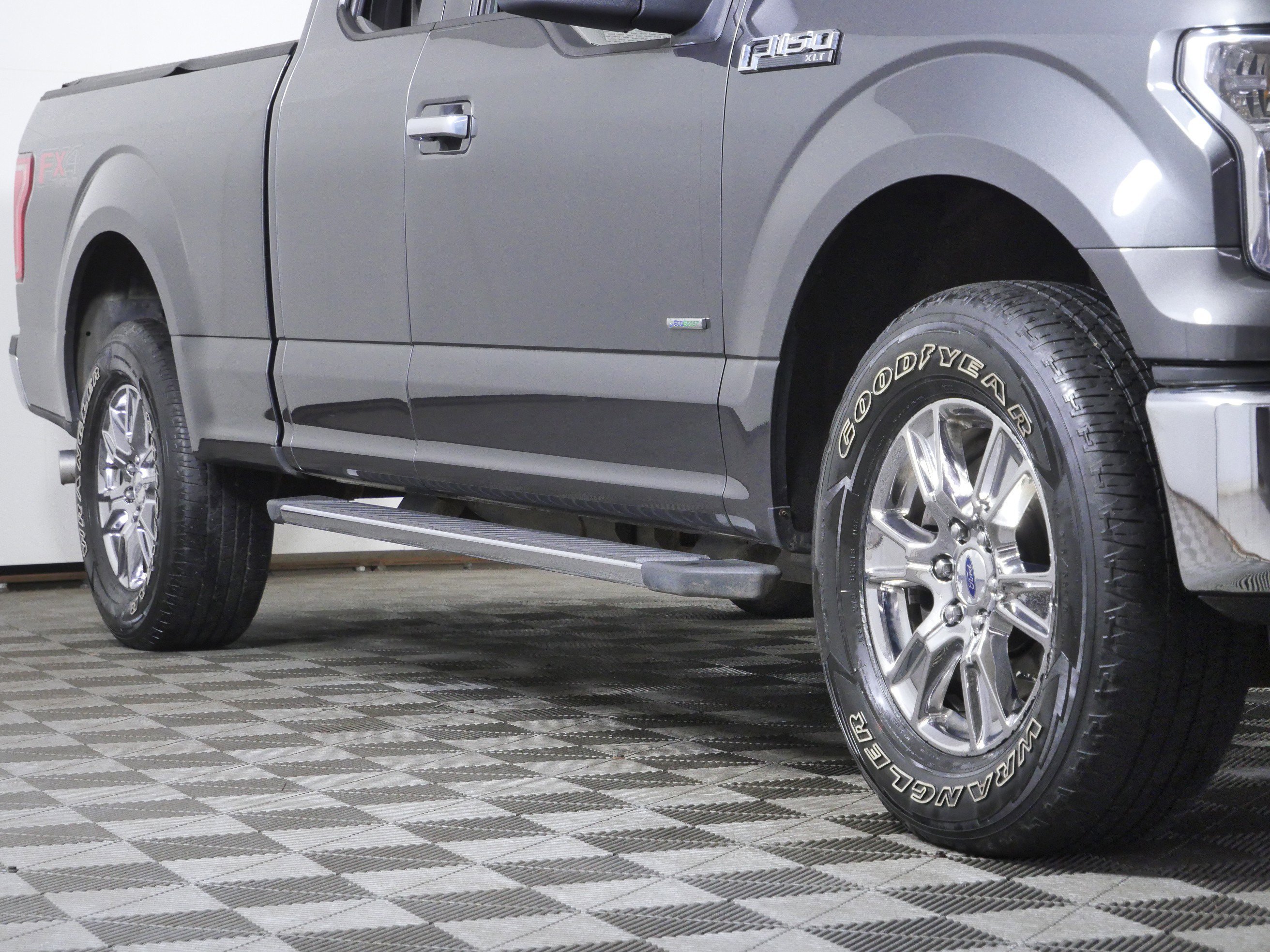 Used 2016 Ford F-150 XLT with VIN 1FTEX1EP9GFB44053 for sale in Shakopee, Minnesota