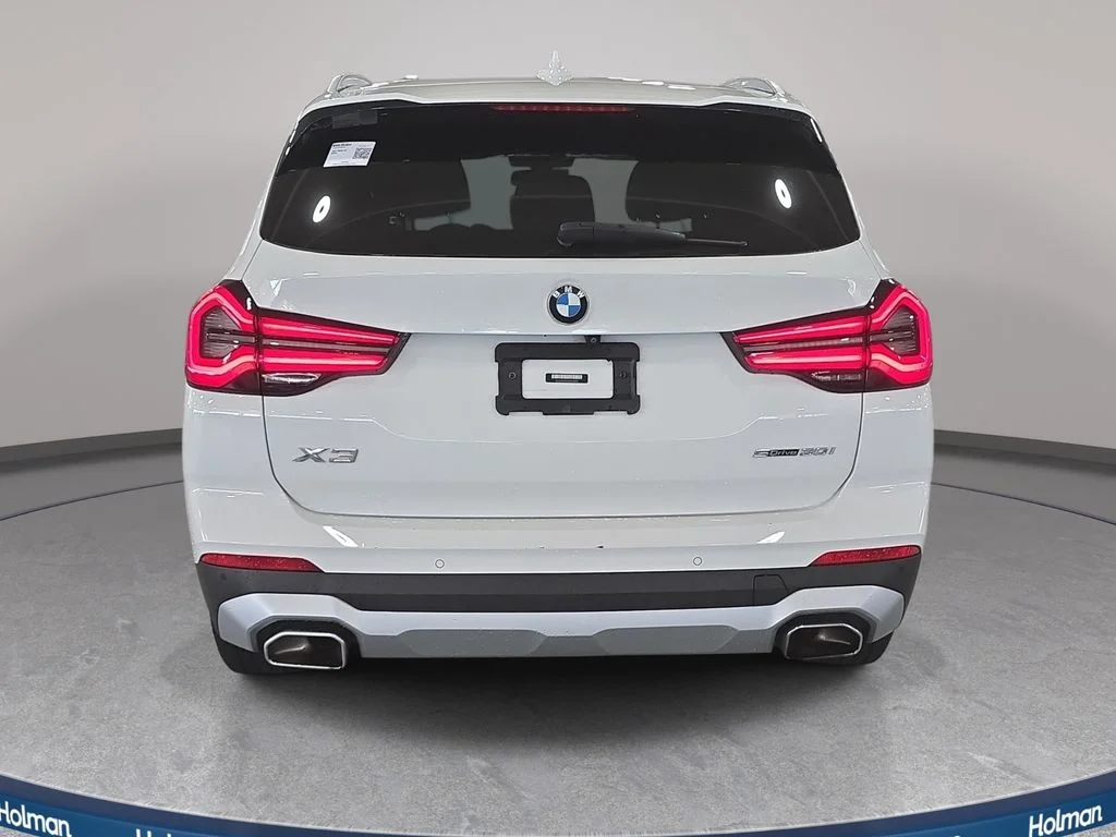 Used 2022 Alpine White BMW sDrive30i image 7