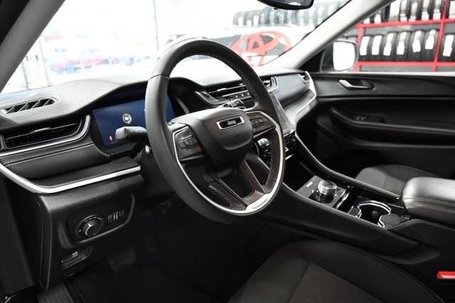 2023 Jeep Grand Cherokee Laredo - Photo 22