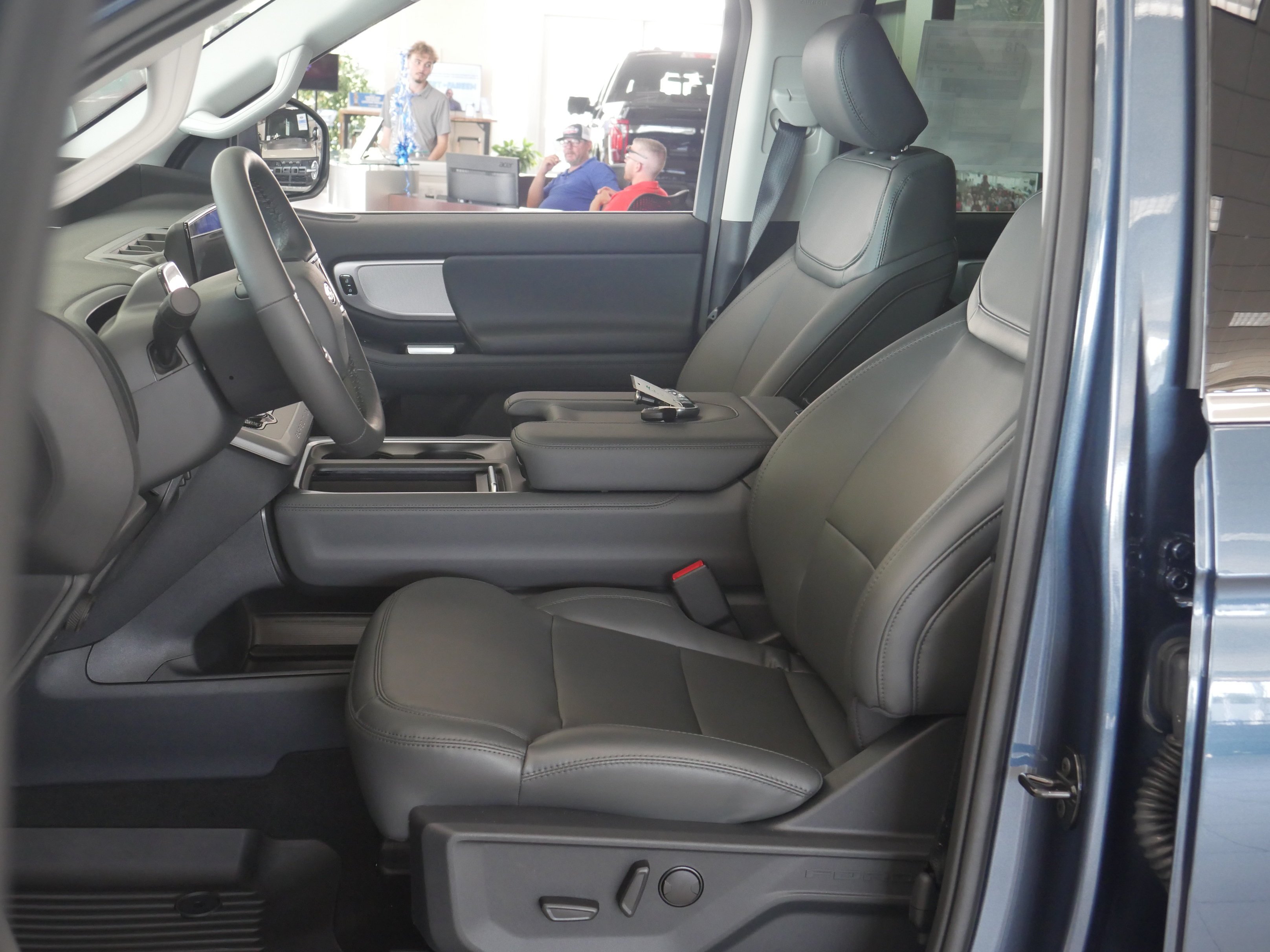 New 2027 Nocturnal Blue Metallic Ford Active image 3
