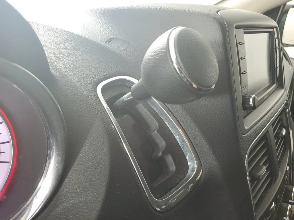 Used 2018 White Dodge SE image 19