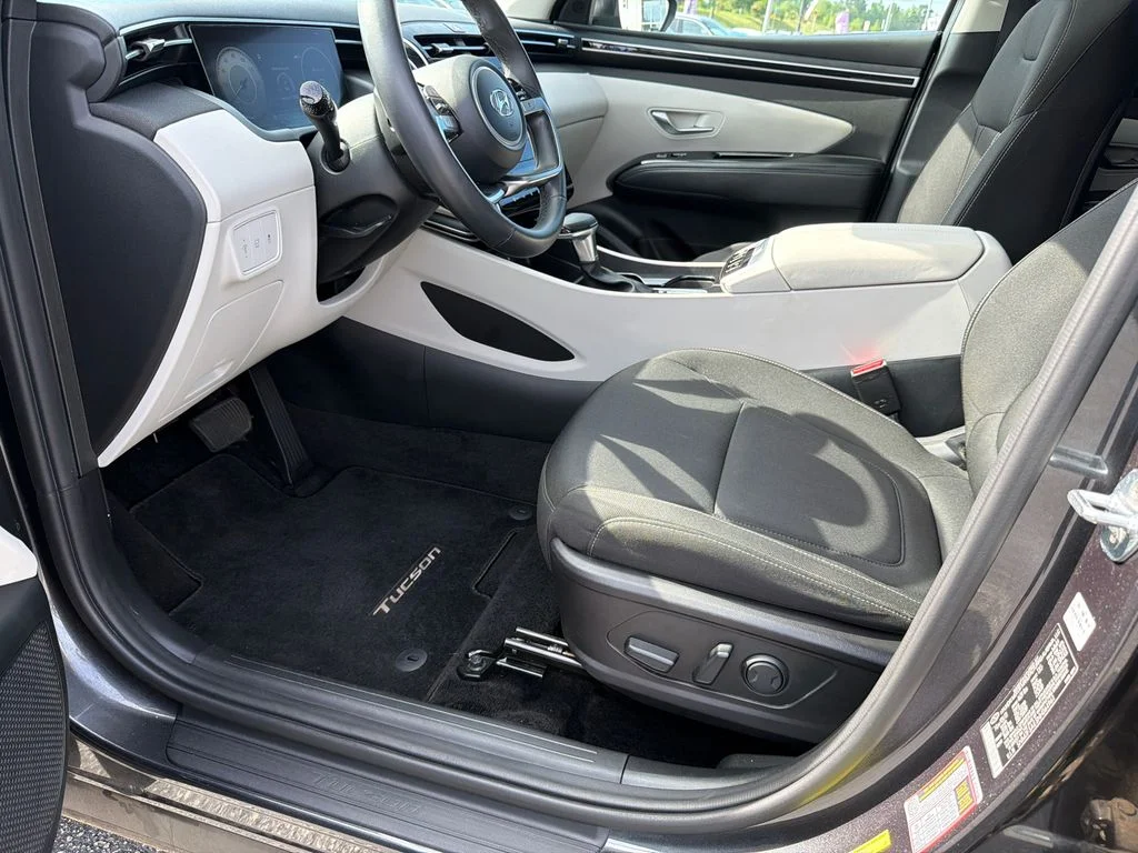 Used 2022 Gray Hyundai SEL image 9