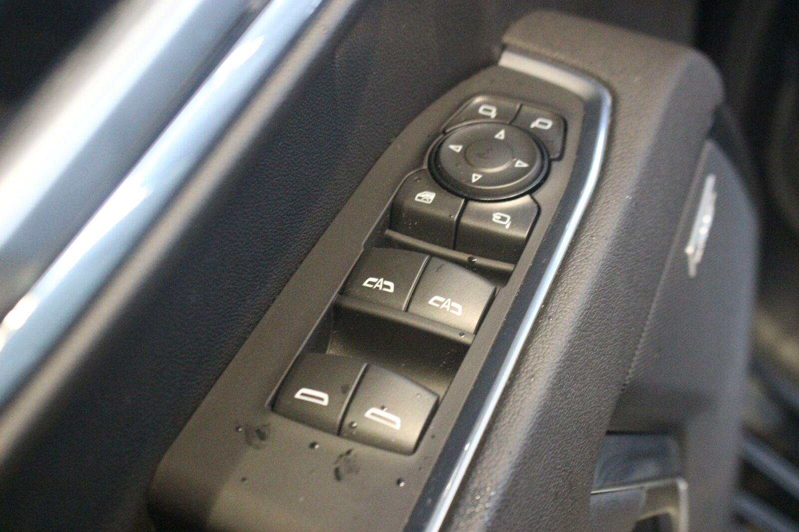 Used 2026 Onyx Black GMC SLT image 12