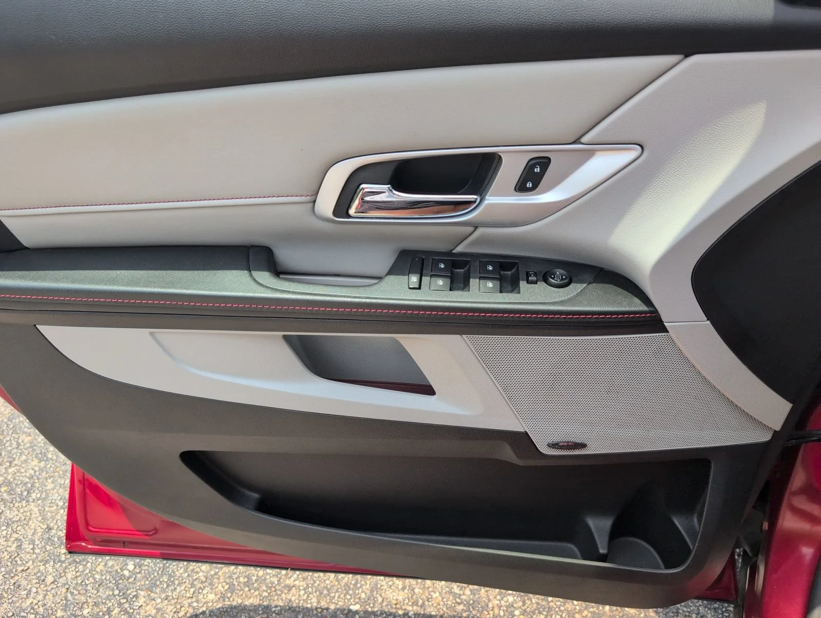 Used 2015 CRYSTAL RED TINTCOAT GMC SLT image 15