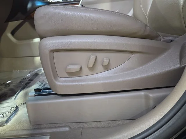 Used 2020 Black Chevrolet Premier image 31