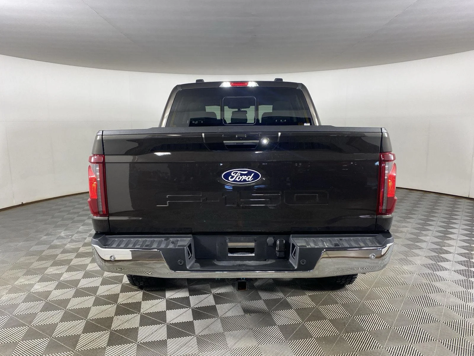 Used 2024 Darkened Bronze Ford XLT image 16