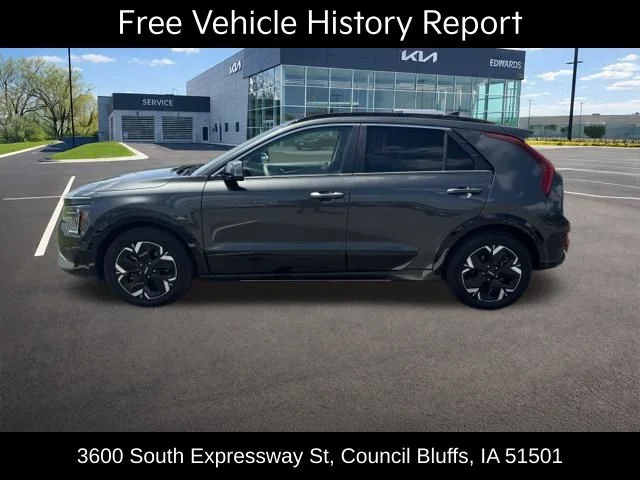Used 2024 Gray Kia Wave image 5