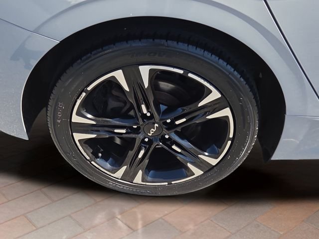 Used 2022 Gray Kia GT-Line image 4