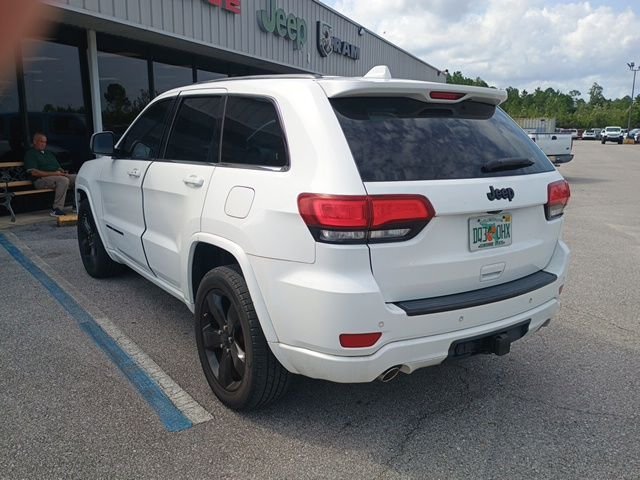 Used 2015 White Jeep Altitude image 4