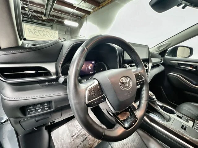 Used 2021 Blue Toyota Platinum image 10