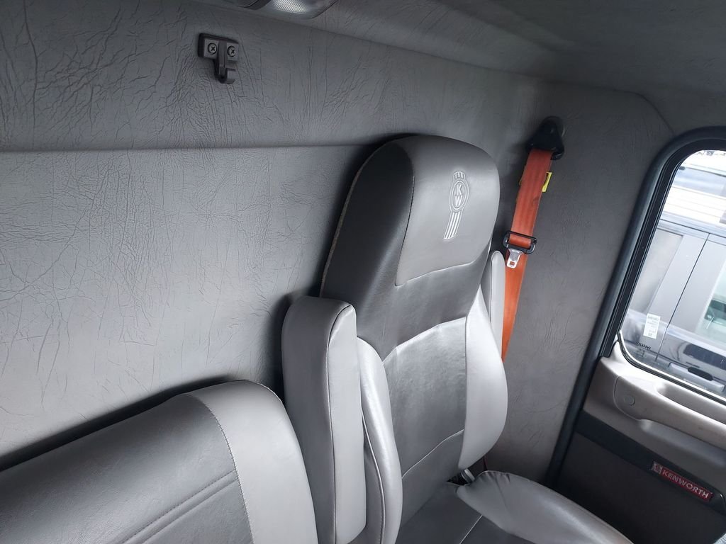 Used 2020 White Kenworth  image 14