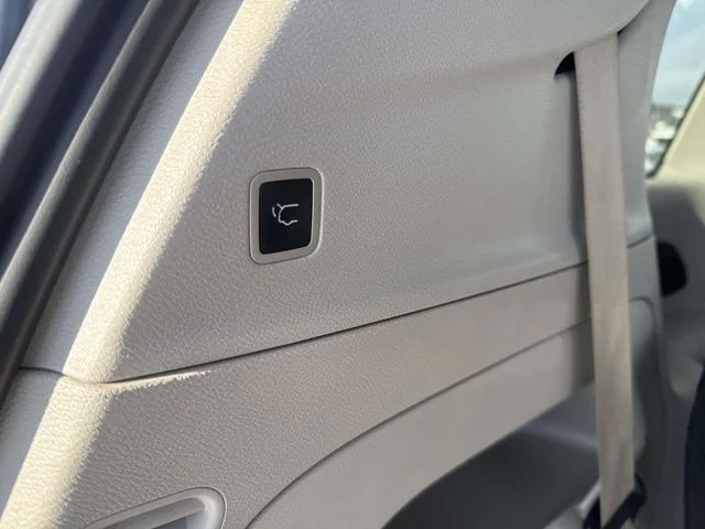 2024 Chrysler Pacifica Touring L - Photo 8