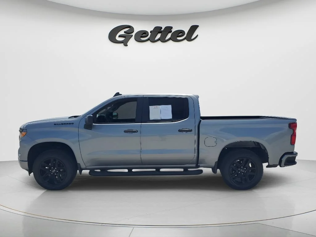Used 2023 STERLING GRAY METALLIC Chevrolet Custom image 8