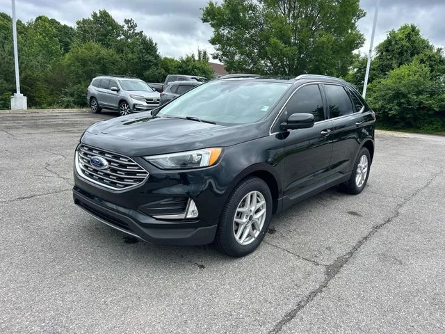 Used 2022 Black Ford SEL image 8
