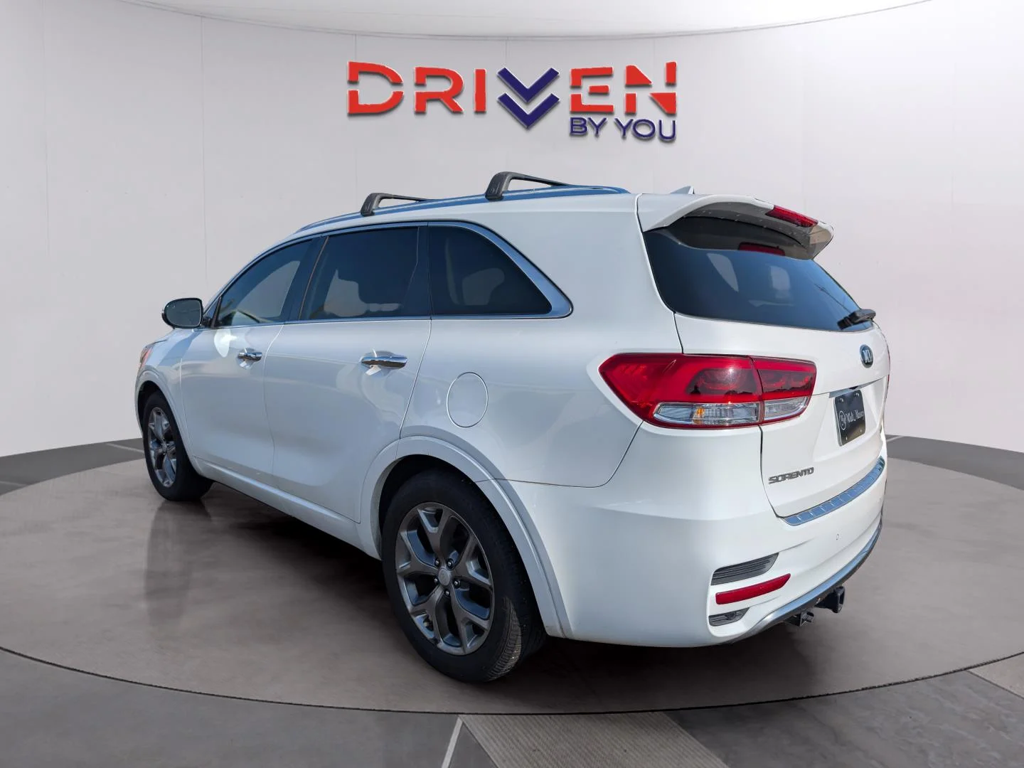 Used 2017 Snow White Pearl Kia SX V6 image 3
