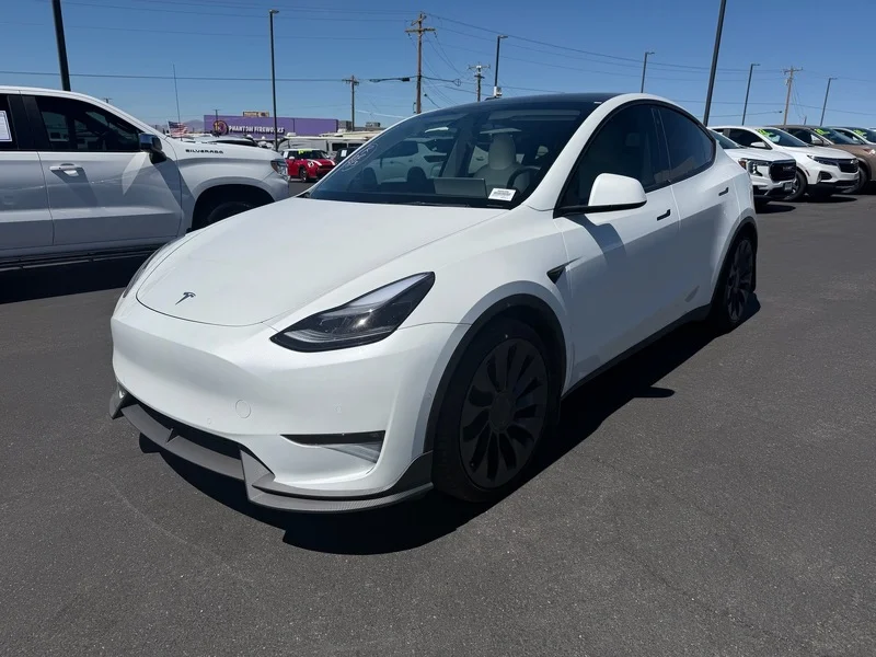 Used 2022 White Tesla Performance image 7