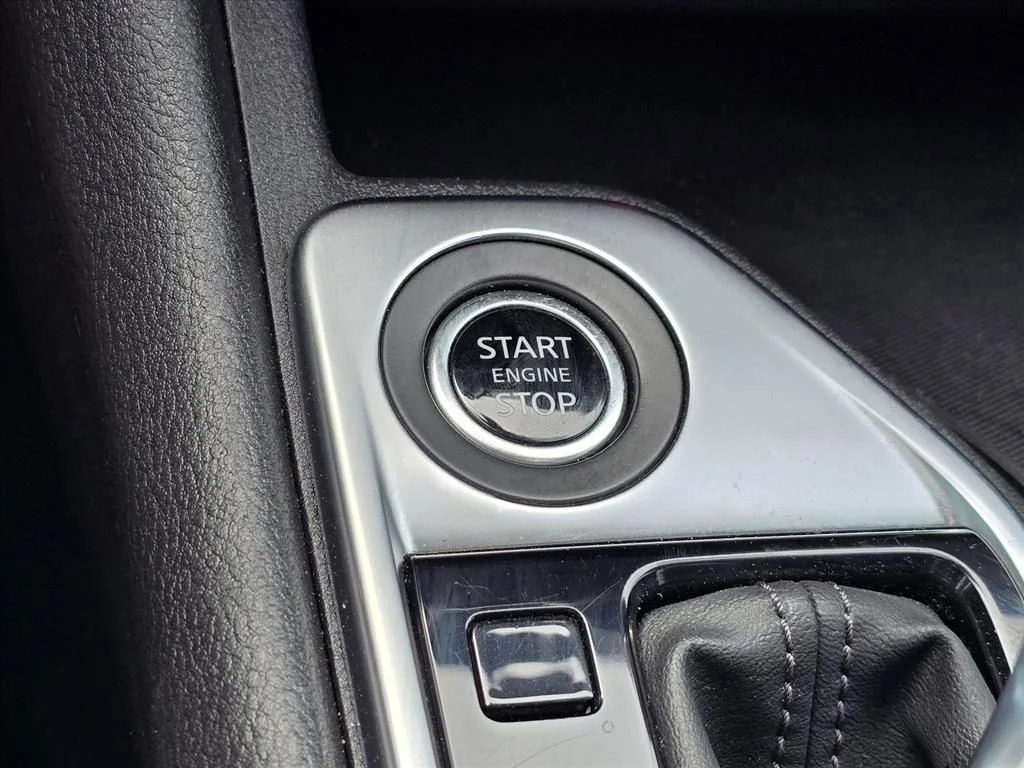Used 2024 Blue Nissan SV image 17