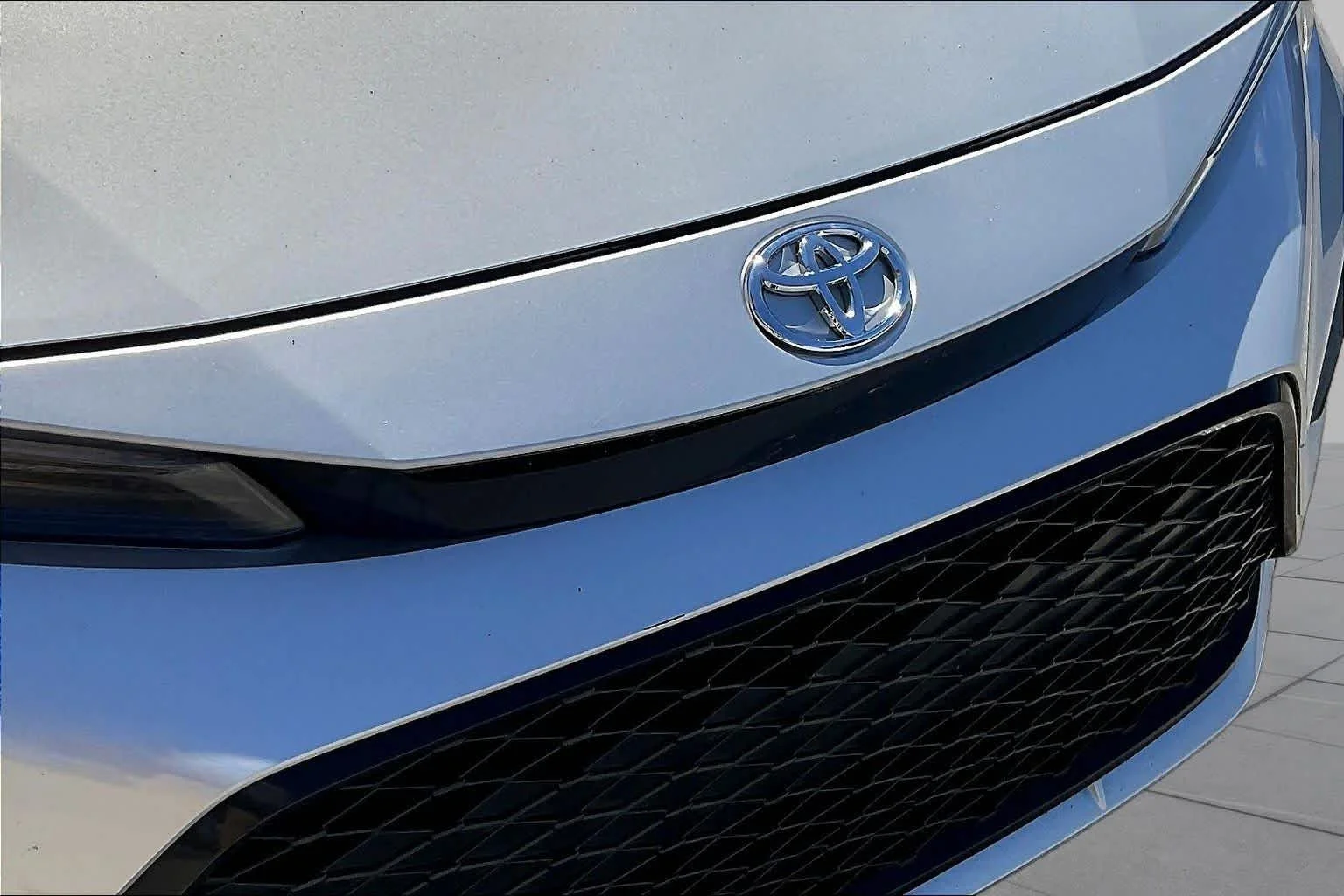 Used 2025 Classic Silver Metallic Toyota SE image 29