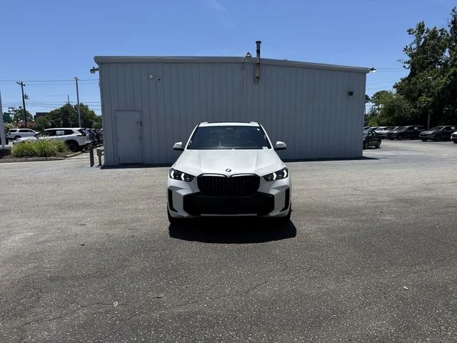 Used 2024 White BMW xDrive40i image 2