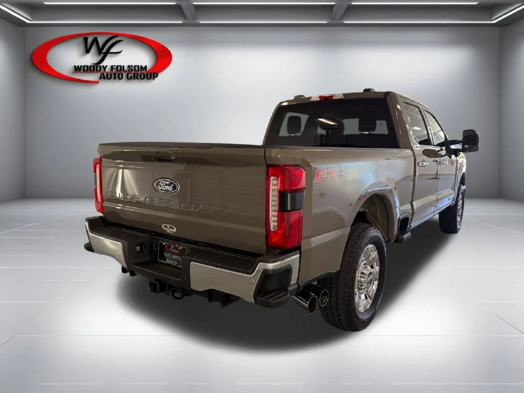 New 2027 Marsh Gray Metallic Ford F-250® Lariat® image 6