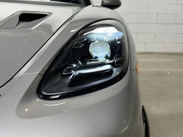 2025 Porsche 718 GT4 RS - Photo 10