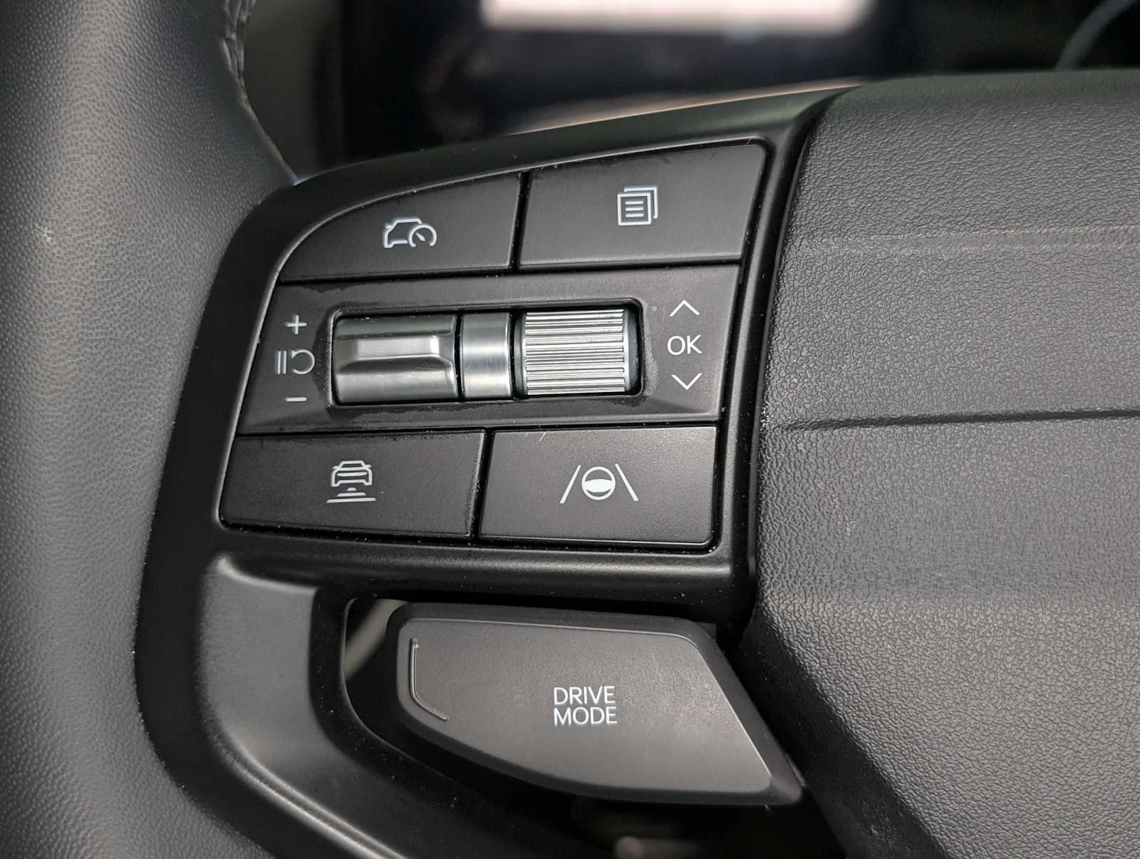 Used 2025 Currant Red Kia EX image 33