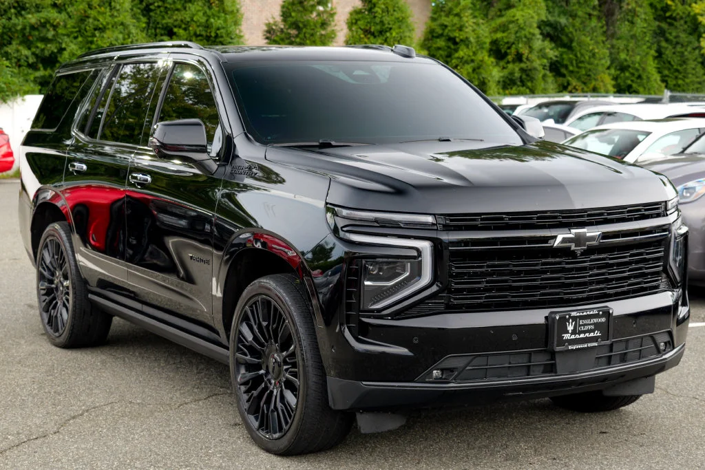 Used 2025 Black Chevrolet High Country image 9