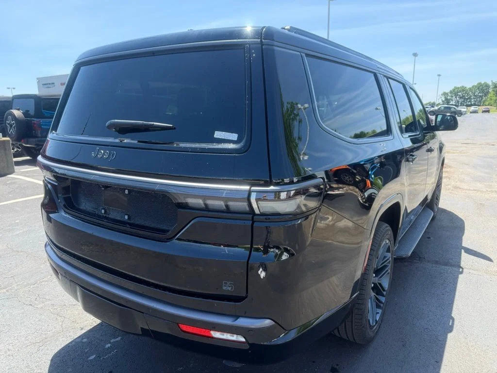 New 2026 Black Jeep  image 3