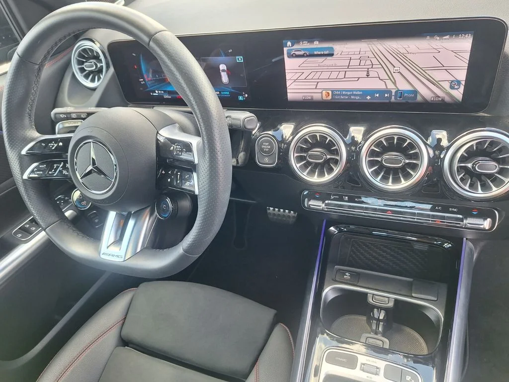 Used 2025  Mercedes-Benz GLA 35 AMG® image 33