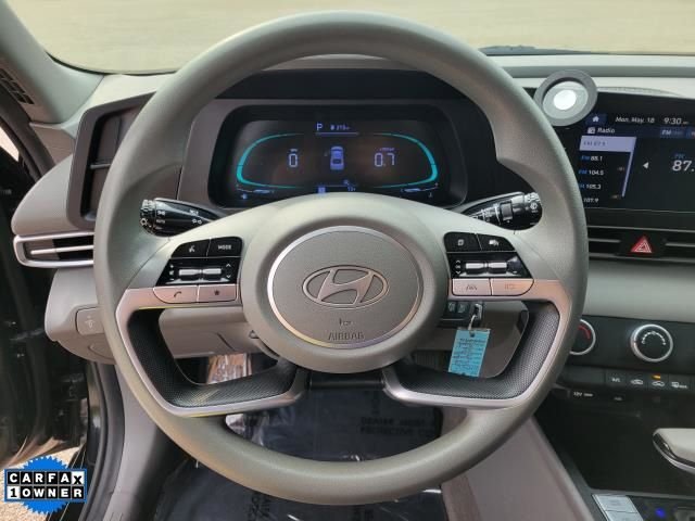 Used 2024 Black Hyundai SE image 19