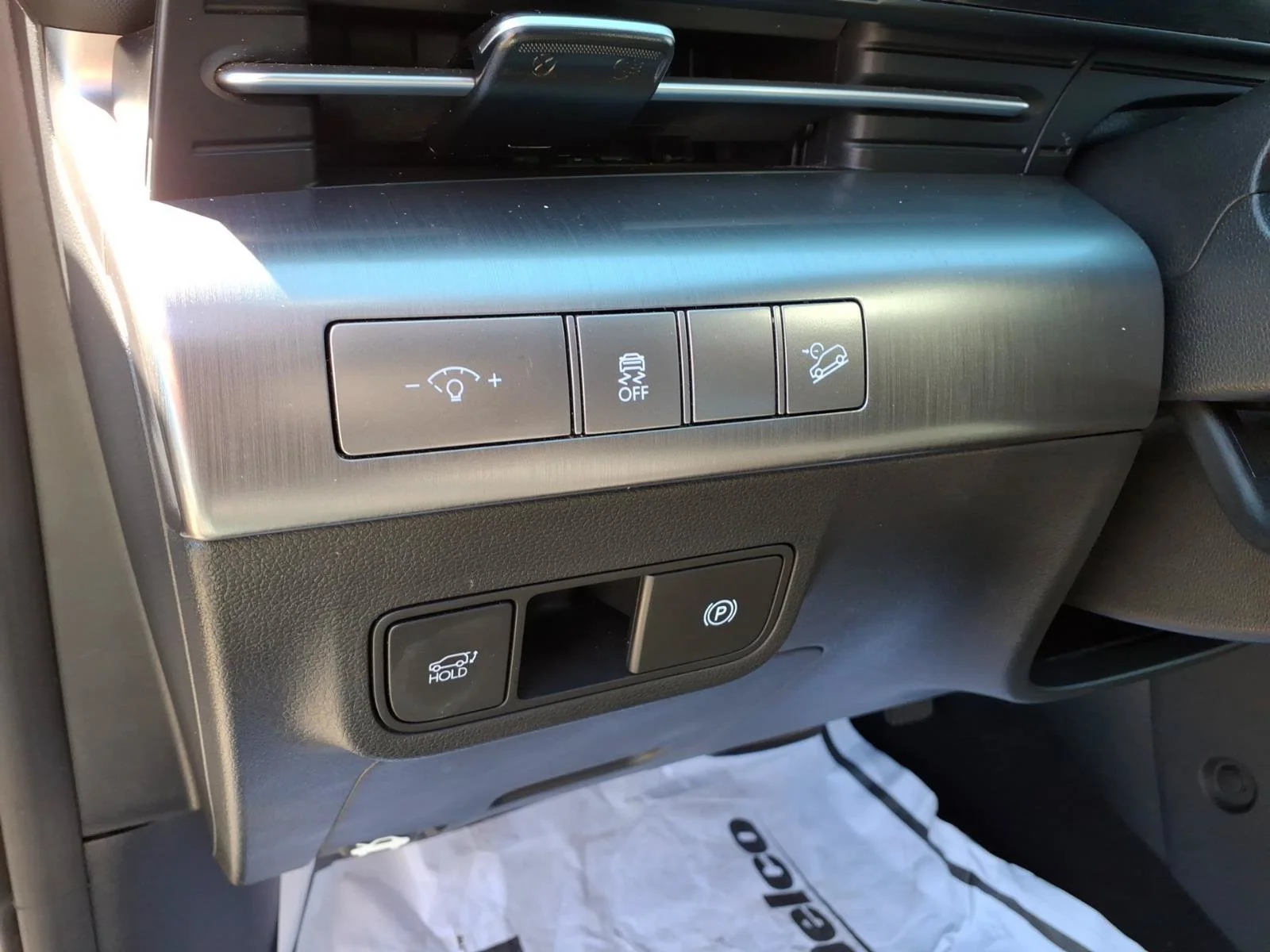Certified Used 2025 Atlas White Hyundai Limited image 22