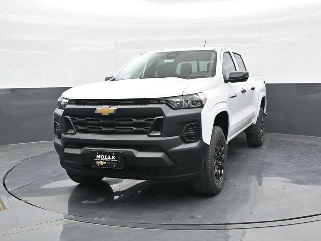 New 2026 Summit White Chevrolet WT image 2